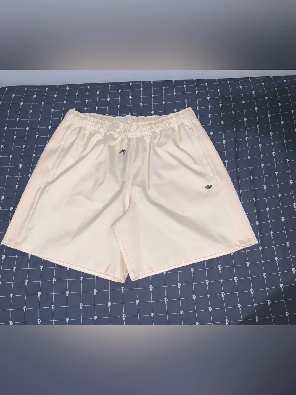 Adidas Premium Satin Track Shorts Cream White JV7605 Size: X-Large